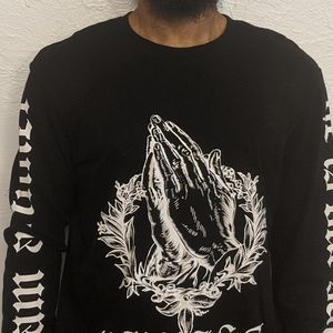 Praying hands long sleeve